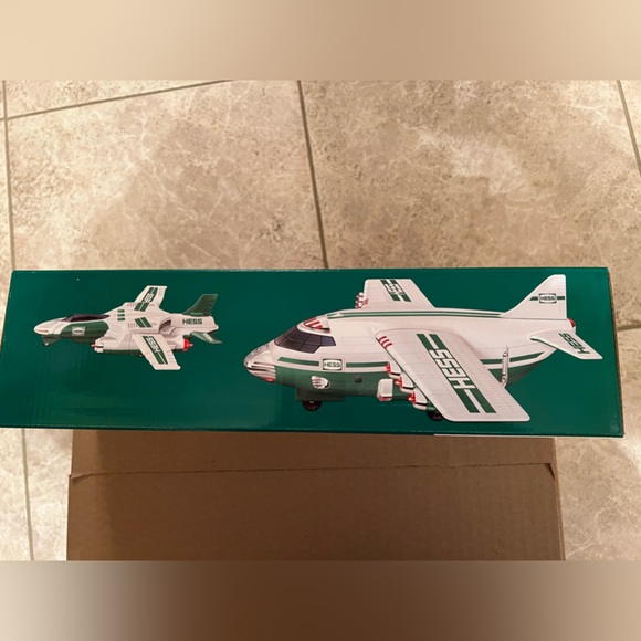 2021 Hess Cargo Plane and Jet - Green/White. - Picture 6 of 6